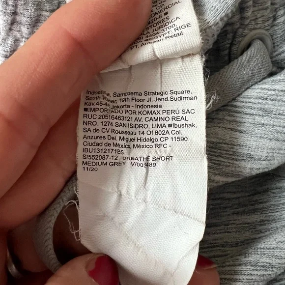 Old Navy Women’s Breathe ON Athletic Short in Medium Gray Size Medium - Picture 7 of 7